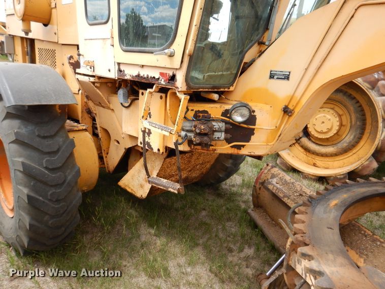 image for item IQ9649 1987 Champion 740A  motor grader