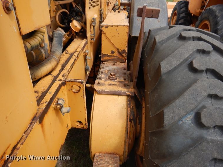 image for item IQ9649 1987 Champion 740A  motor grader