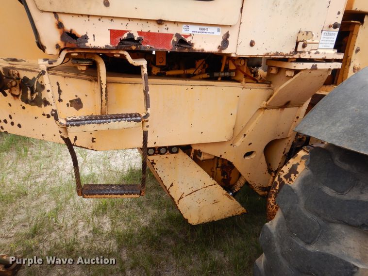 image for item IQ9649 1987 Champion 740A  motor grader