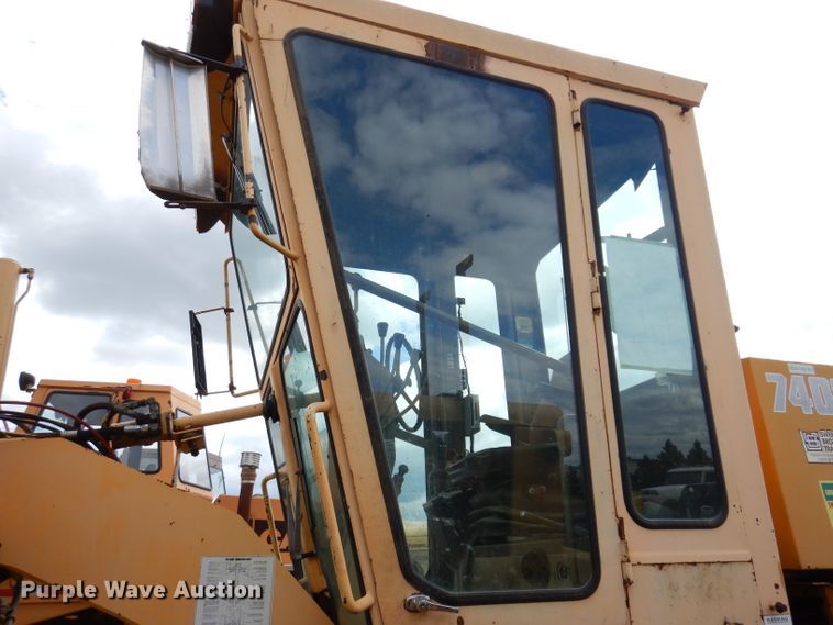 image for item IQ9649 1987 Champion 740A  motor grader