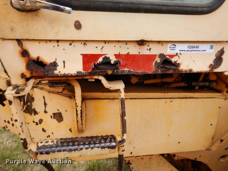 image for item IQ9649 1987 Champion 740A  motor grader