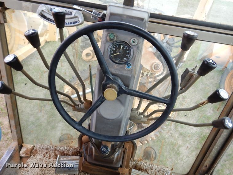 image for item IQ9649 1987 Champion 740A  motor grader