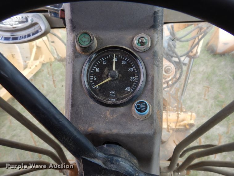 image for item IQ9649 1987 Champion 740A  motor grader