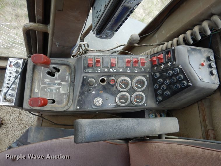 image for item IQ9649 1987 Champion 740A  motor grader