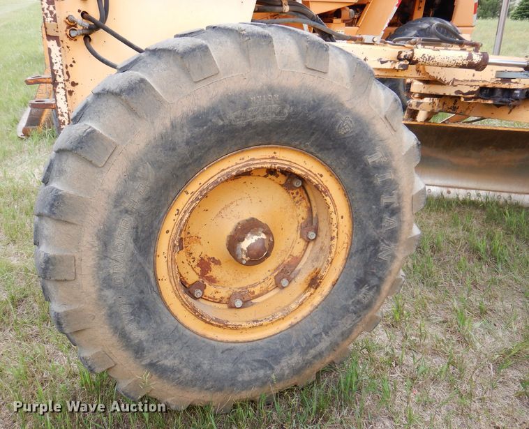 image for item IQ9649 1987 Champion 740A  motor grader