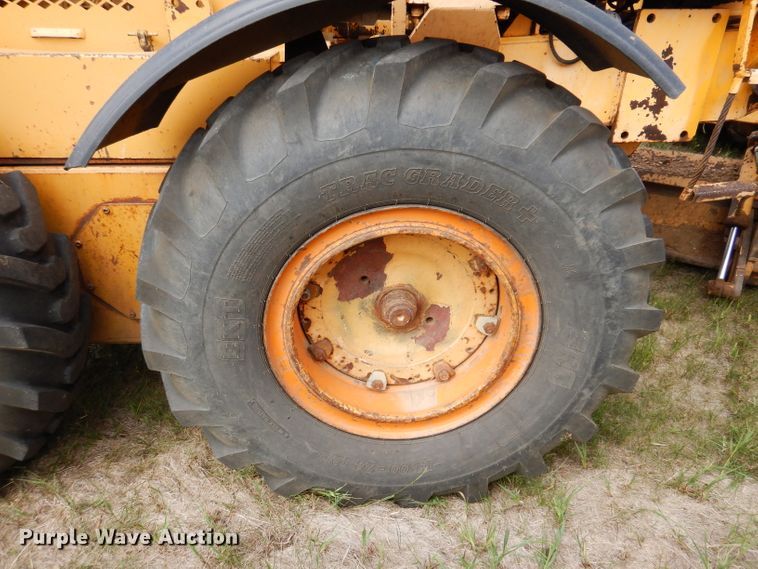 image for item IQ9649 1987 Champion 740A  motor grader