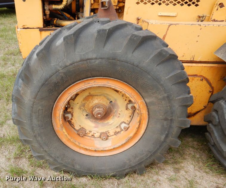 image for item IQ9649 1987 Champion 740A  motor grader