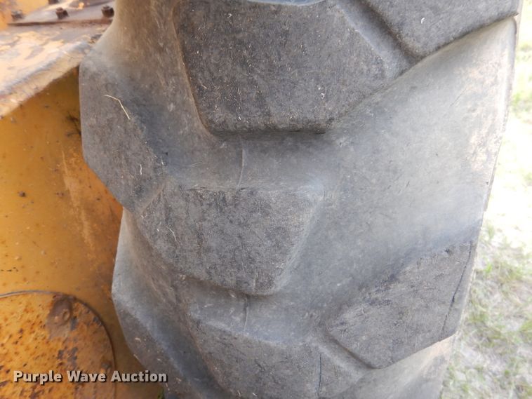 image for item IQ9649 1987 Champion 740A  motor grader