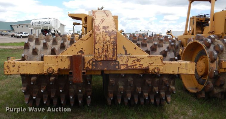 image for item IQ9651 1973 Caterpillar 613  single drum roller