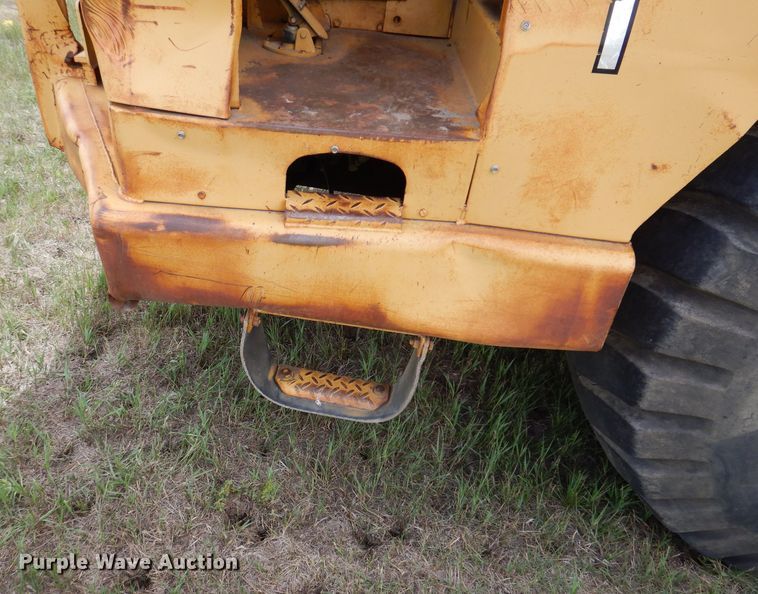 image for item IQ9651 1973 Caterpillar 613  single drum roller