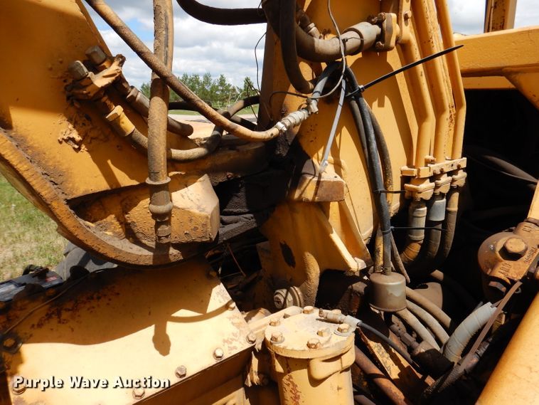 image for item IQ9651 1973 Caterpillar 613  single drum roller