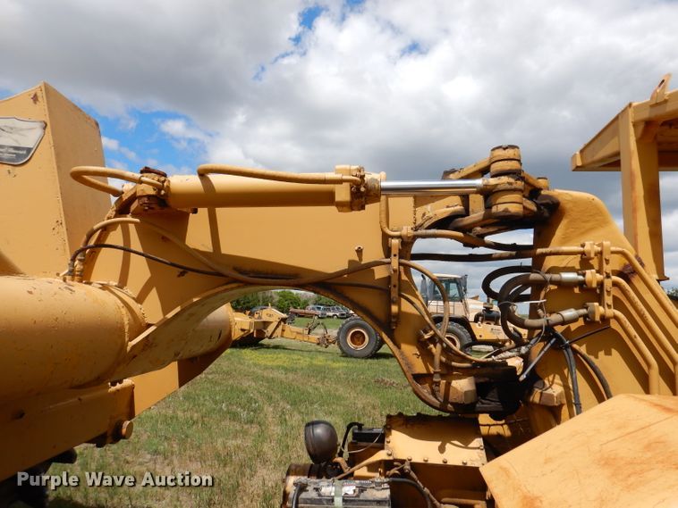 image for item IQ9651 1973 Caterpillar 613  single drum roller