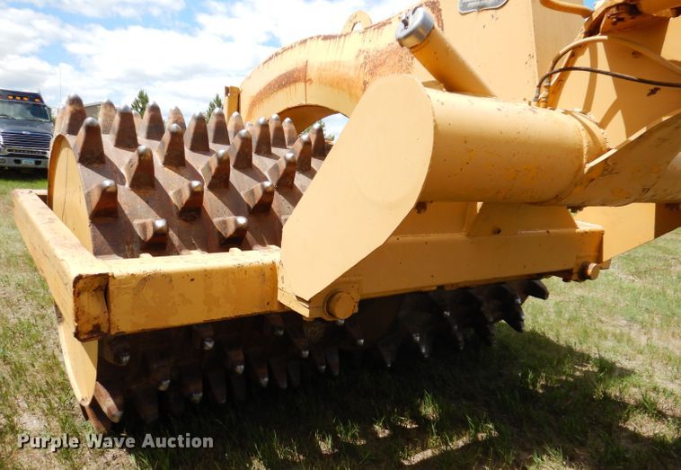 image for item IQ9651 1973 Caterpillar 613  single drum roller