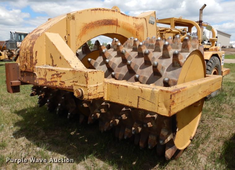 image for item IQ9651 1973 Caterpillar 613  single drum roller