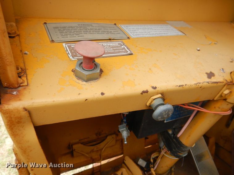 image for item IQ9651 1973 Caterpillar 613  single drum roller