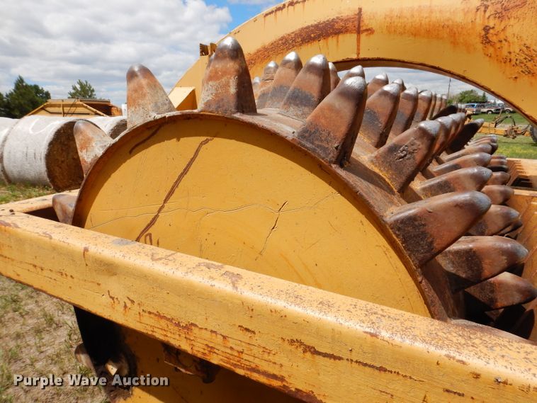 image for item IQ9651 1973 Caterpillar 613  single drum roller