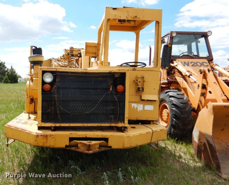 image for item IQ9652 1978 Caterpillar 613B  water wagon
