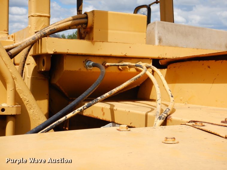 image for item IQ9652 1978 Caterpillar 613B  water wagon