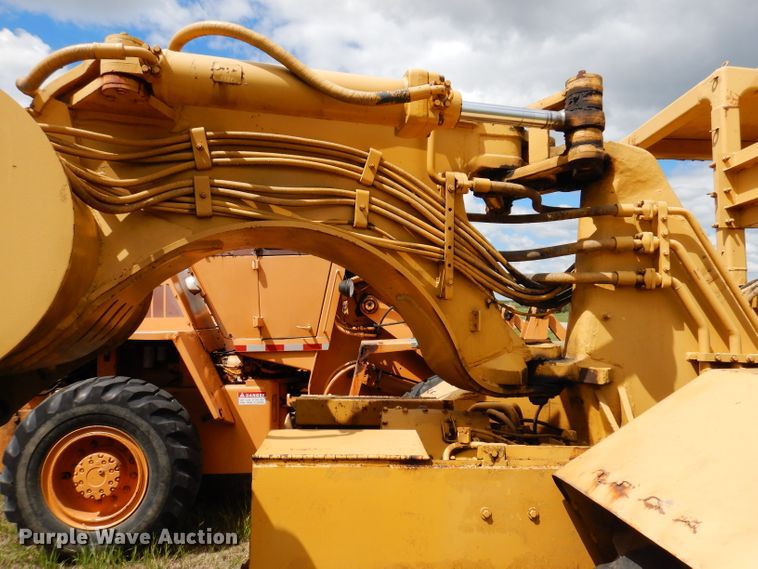 image for item IQ9652 1978 Caterpillar 613B  water wagon