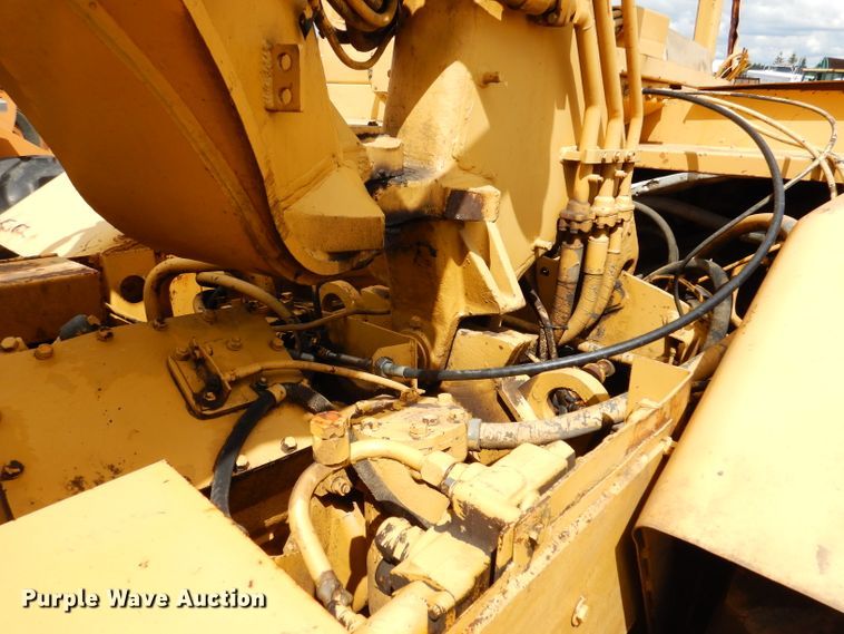 image for item IQ9652 1978 Caterpillar 613B  water wagon