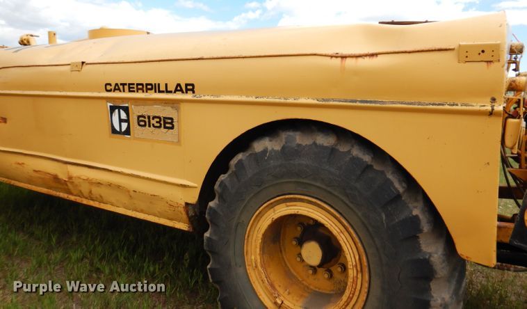 image for item IQ9652 1978 Caterpillar 613B  water wagon