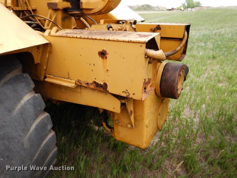 image for item IQ9652 1978 Caterpillar 613B  water wagon