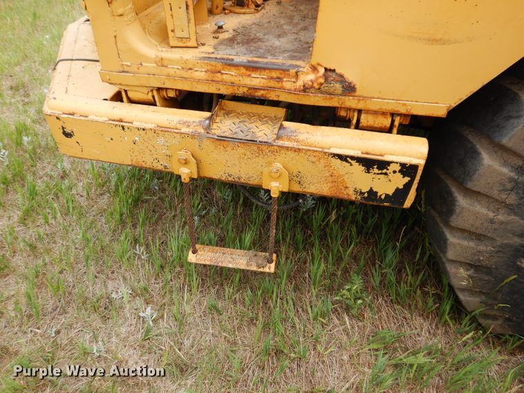image for item IQ9652 1978 Caterpillar 613B  water wagon
