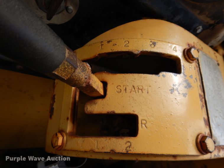 image for item IQ9652 1978 Caterpillar 613B  water wagon