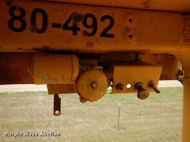 image for item IQ9652 1978 Caterpillar 613B  water wagon