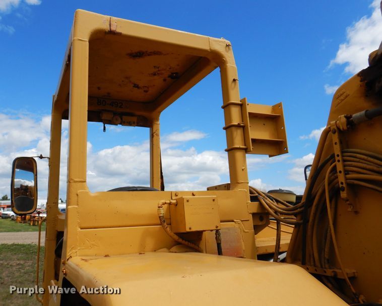 image for item IQ9652 1978 Caterpillar 613B  water wagon