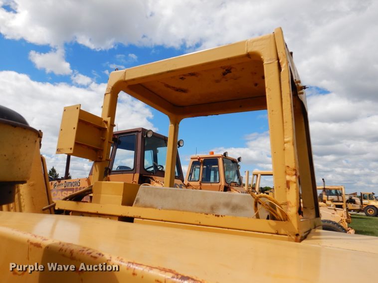 image for item IQ9652 1978 Caterpillar 613B  water wagon