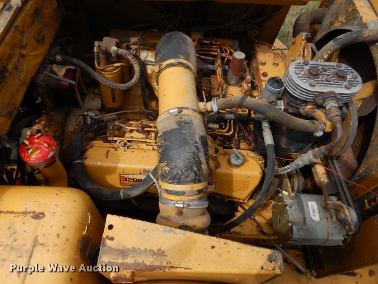 image for item IQ9652 1978 Caterpillar 613B  water wagon