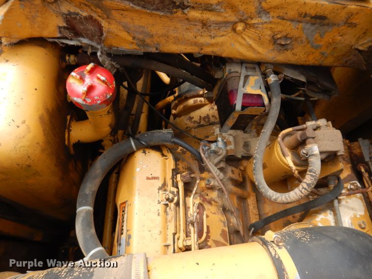 image for item IQ9652 1978 Caterpillar 613B  water wagon