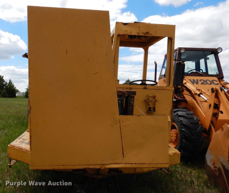 image for item IQ9652 1978 Caterpillar 613B  water wagon