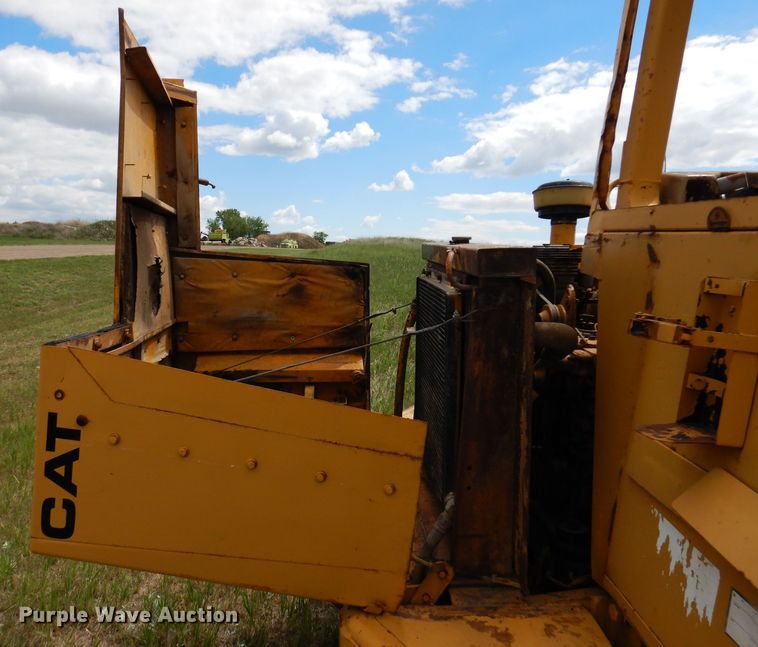 image for item IQ9652 1978 Caterpillar 613B  water wagon