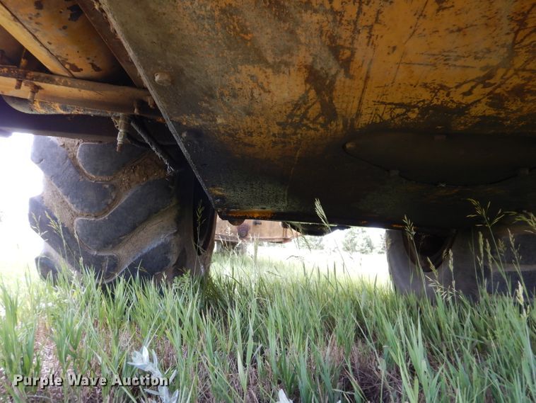 image for item IQ9652 1978 Caterpillar 613B  water wagon