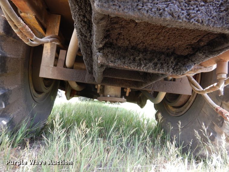 image for item IQ9652 1978 Caterpillar 613B  water wagon