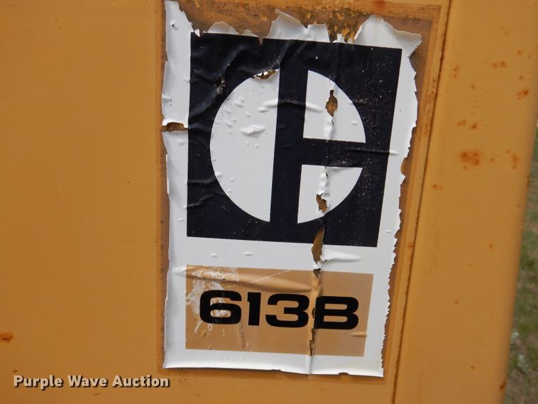 image for item IQ9652 1978 Caterpillar 613B  water wagon