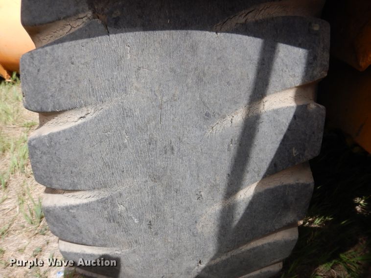 image for item IQ9652 1978 Caterpillar 613B  water wagon