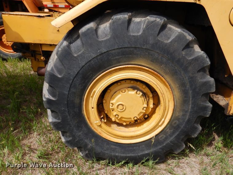 image for item IQ9652 1978 Caterpillar 613B  water wagon