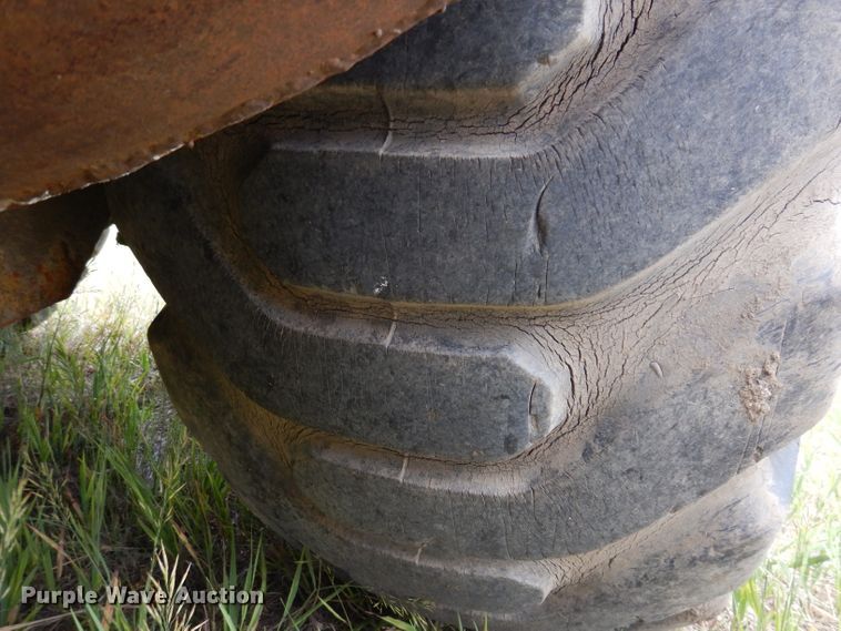 image for item IQ9652 1978 Caterpillar 613B  water wagon