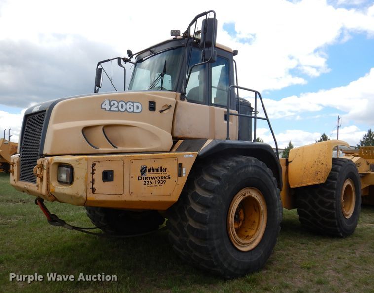 image for item IQ9653 2003 Bell 4206D  4WD scraper tractor