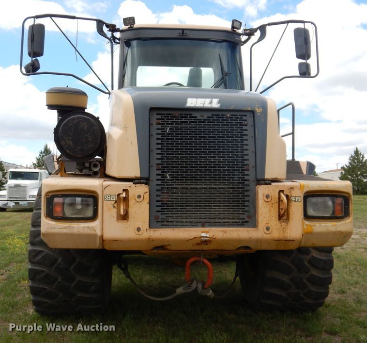 image for item IQ9653 2003 Bell 4206D  4WD scraper tractor