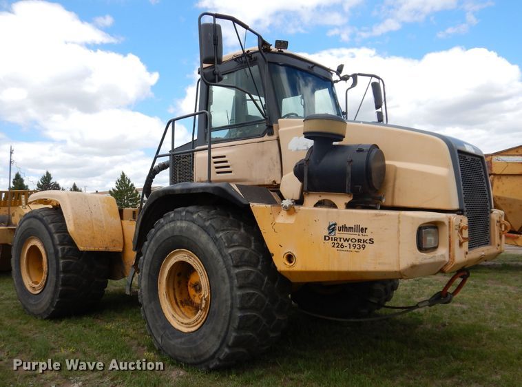 image for item IQ9653 2003 Bell 4206D  4WD scraper tractor