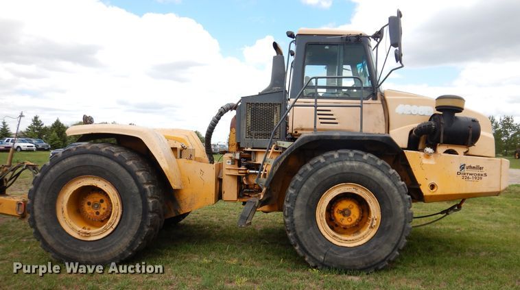 image for item IQ9653 2003 Bell 4206D  4WD scraper tractor