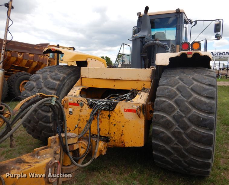 image for item IQ9653 2003 Bell 4206D  4WD scraper tractor