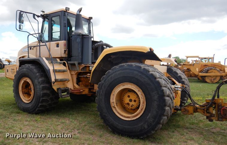 image for item IQ9653 2003 Bell 4206D  4WD scraper tractor