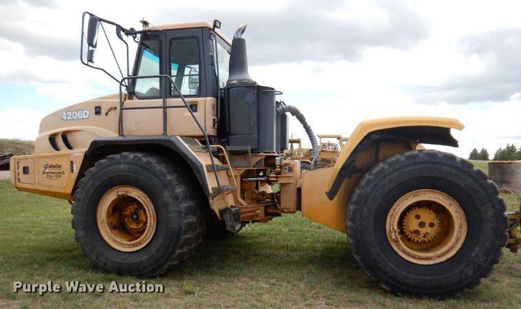 image for item IQ9653 2003 Bell 4206D  4WD scraper tractor