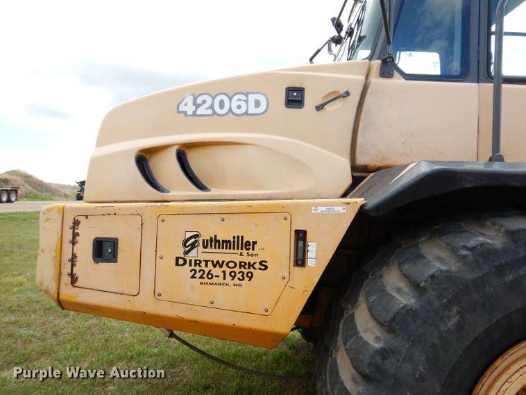 image for item IQ9653 2003 Bell 4206D  4WD scraper tractor