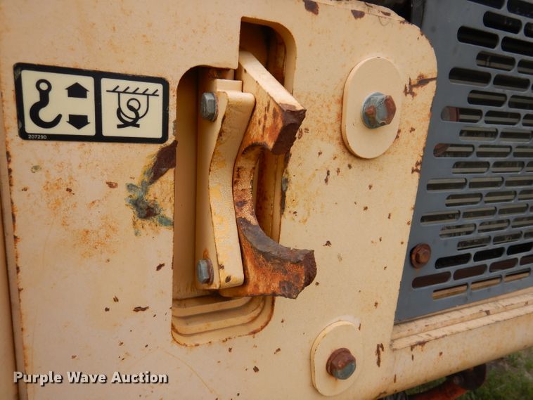 image for item IQ9653 2003 Bell 4206D  4WD scraper tractor